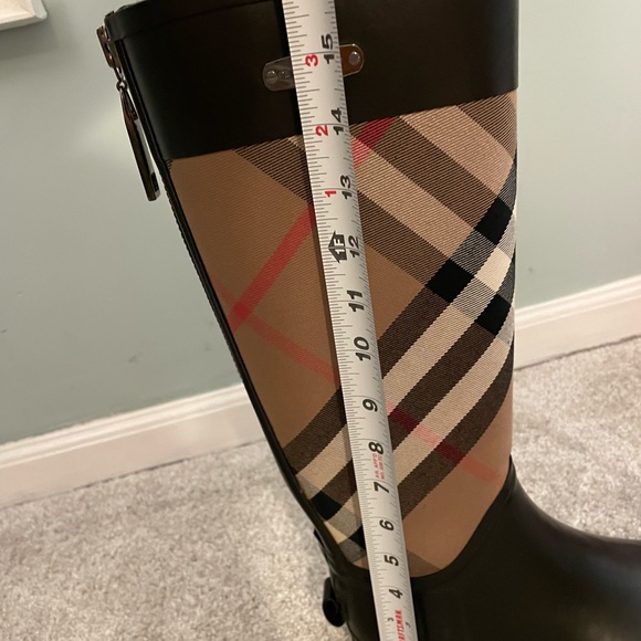 Burberry Rain Boots 7 1/2 - Picture 9 of 9